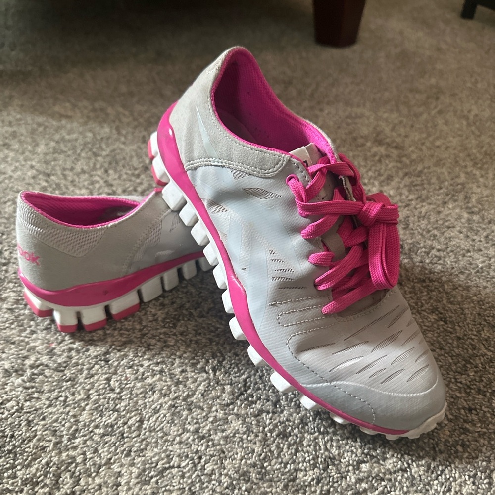 Reebok Women’s Athletic Sneakers – Size 7.5 – Grey & Pink – Great Condition